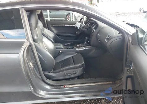 2011 Audi S5 4.2 Premium Plus z USA, uszkodzony, nr VIN WAUVVAFRXBA001802